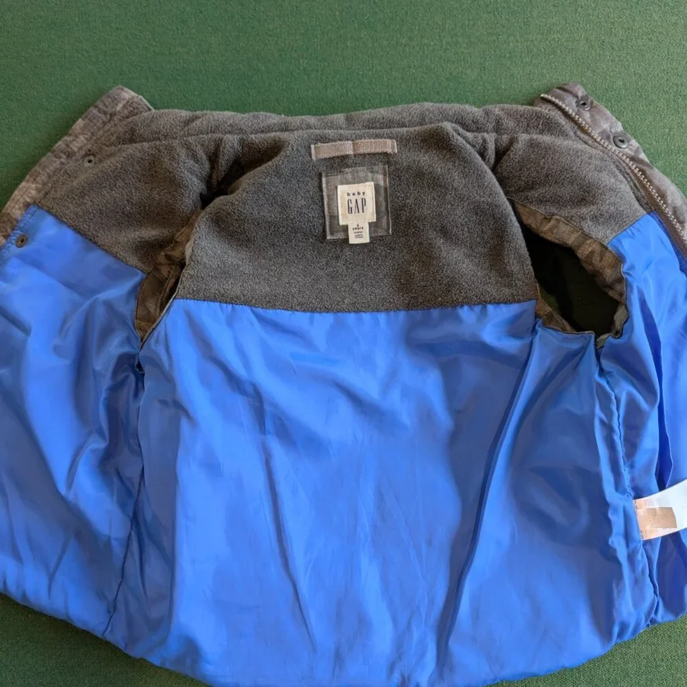 NWOT Boy's GAP Camo Puffer Vest 4T 💙